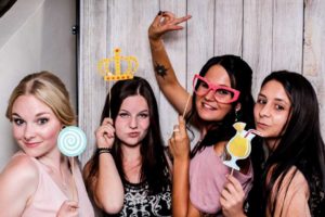 fotobox, mieten, nürnberg, erlangen, fürth, feucht, zirndorf, forchheim, vermieten, hochzeit, geburtstag, party, feier, photobooth, photo booth, sofortdruck, drucker, leihen, fotokiste